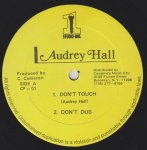 DON'T TOUCH - Audrey Hall