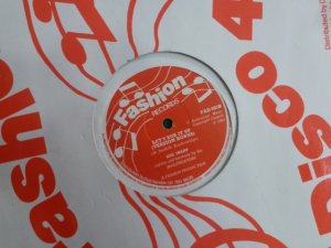 LETS DUB IT UP - Dee Sharp
